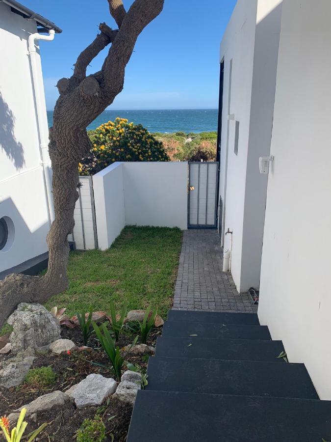 Bungalow By The Sea Near Cape Town Apartment Kleinmond Exterior photo